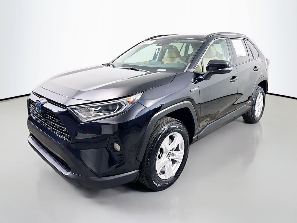 2021 Toyota RAV4 Hybrid XLE photo 2