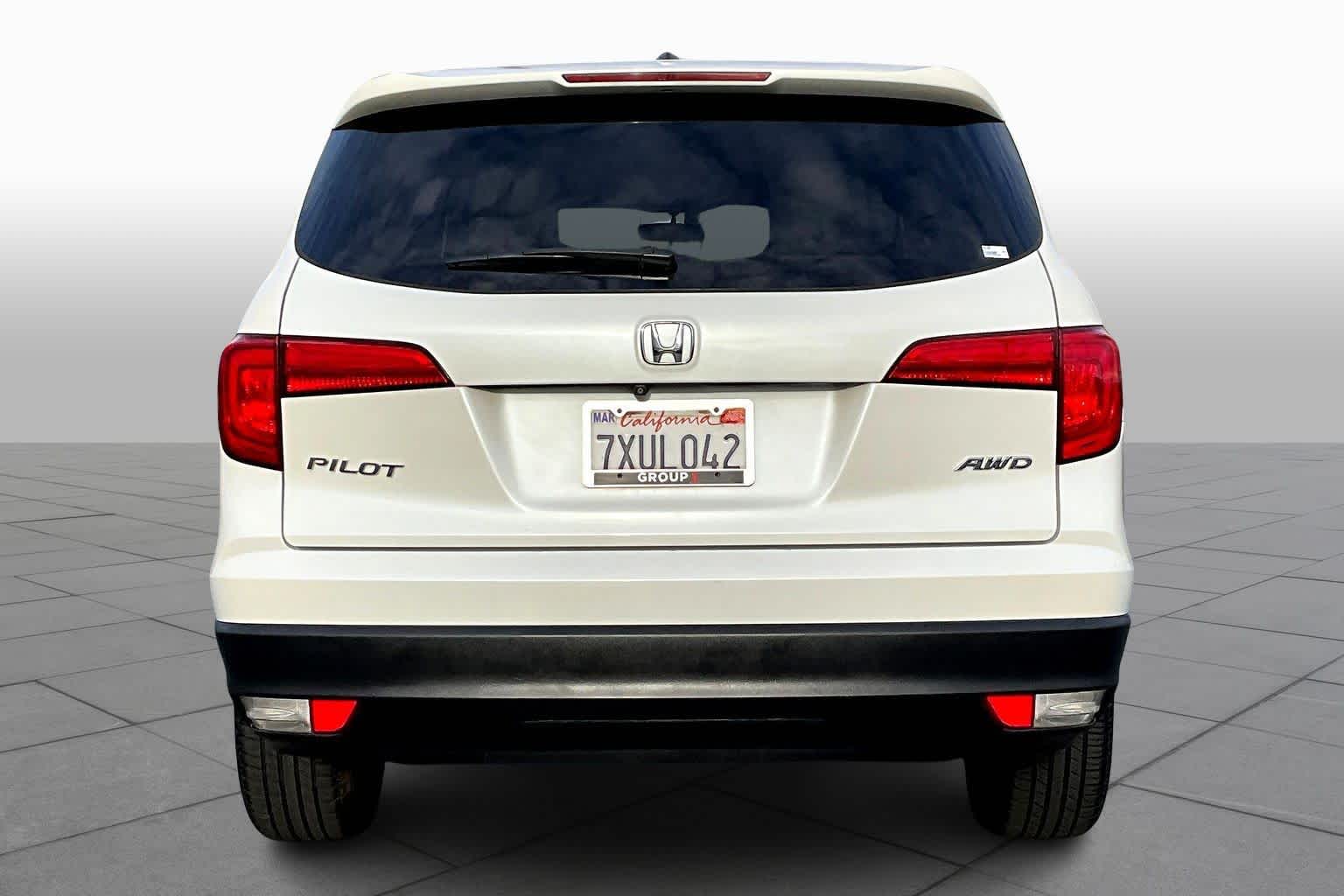 2017 Honda Pilot EX photo 4