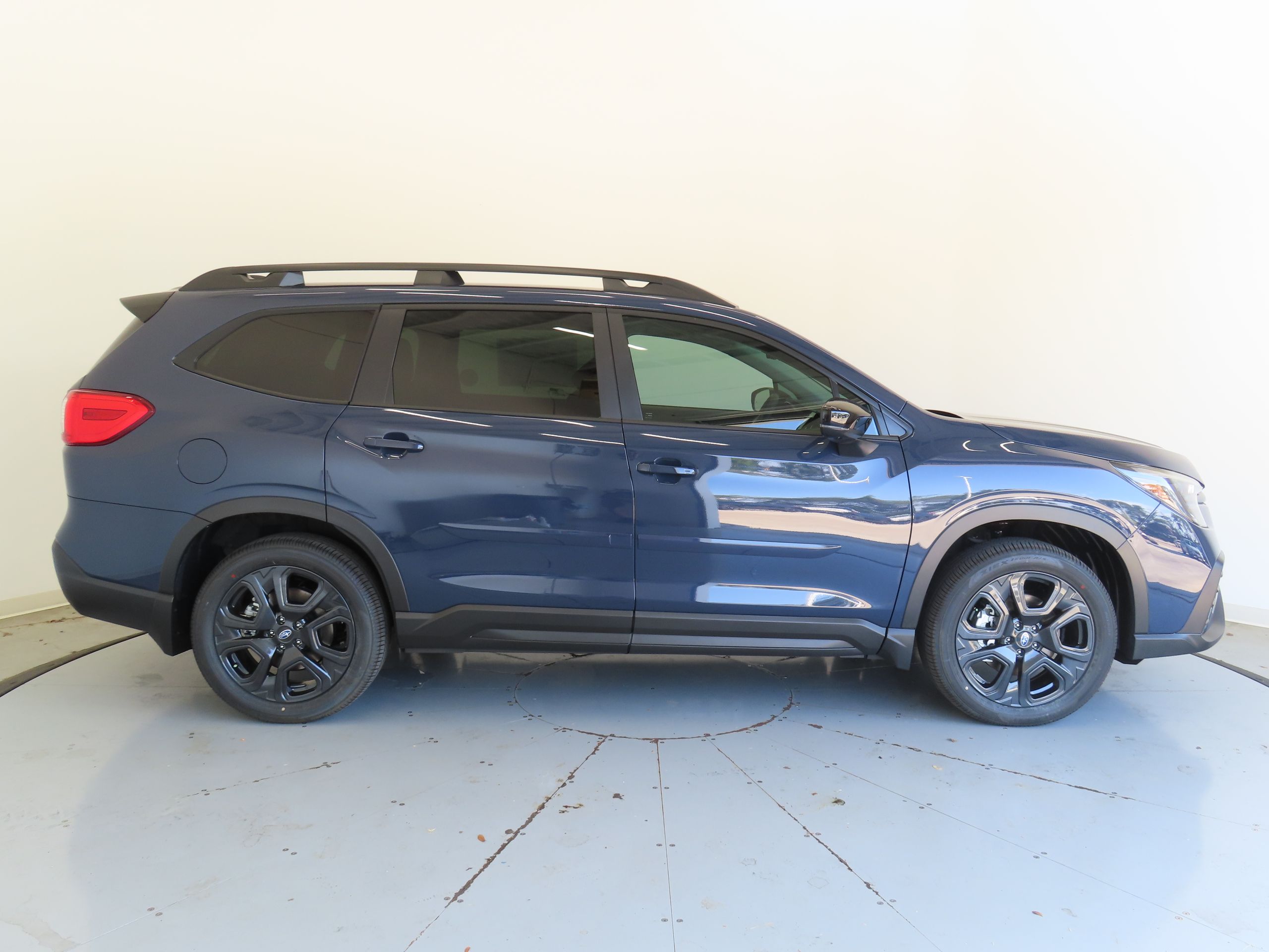 2025 Subaru Ascent Onyx Edition Touring photo 2