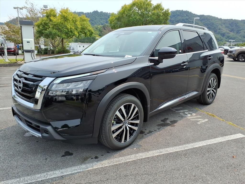 2025 Nissan Pathfinder Platinum photo 7