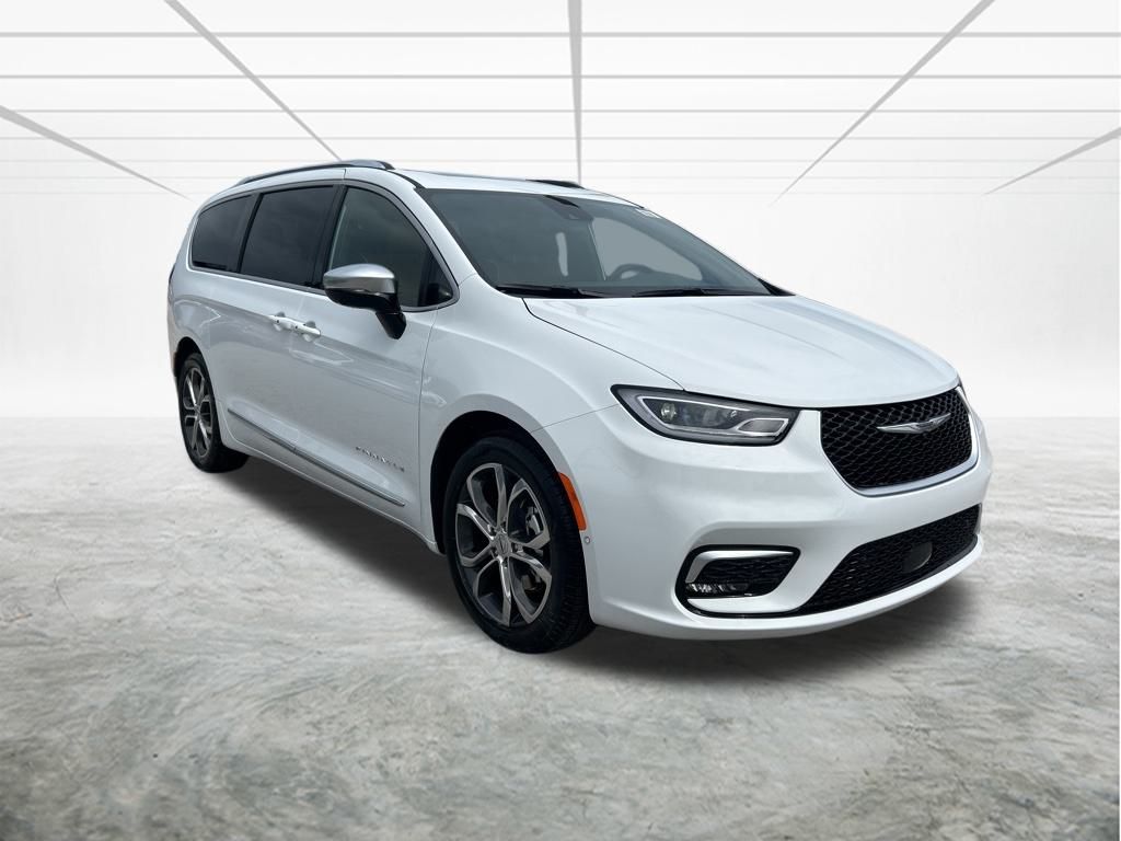 2025 Chrysler Pacifica Pinnacle photo 2