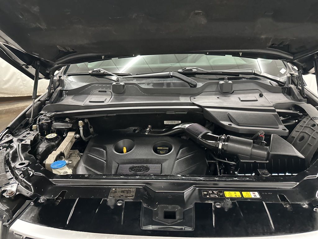 2016 Land Rover Discovery Sport HSE photo 27