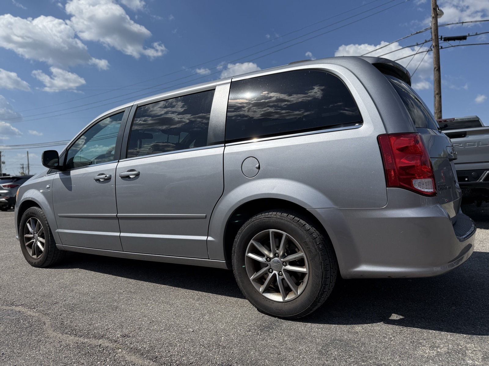 2014 Dodge Grand Caravan SXT photo 4