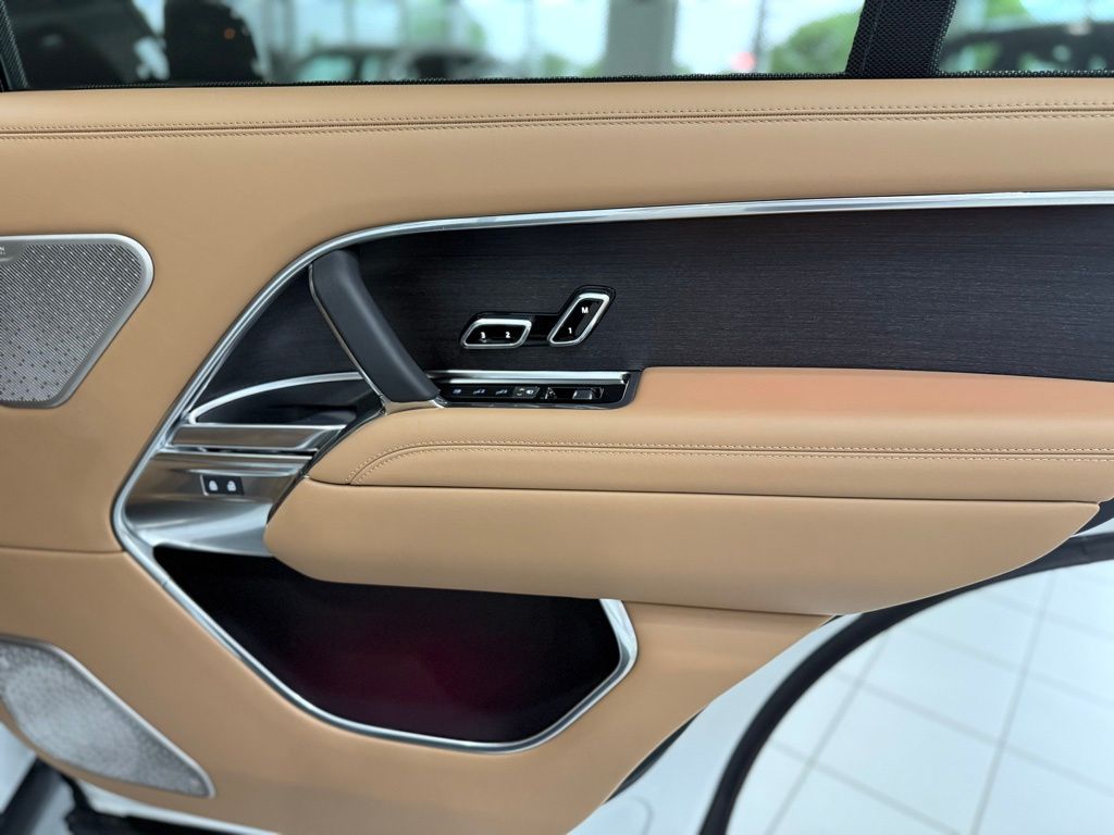 2025 Land Rover Range Rover Autobiography photo 43