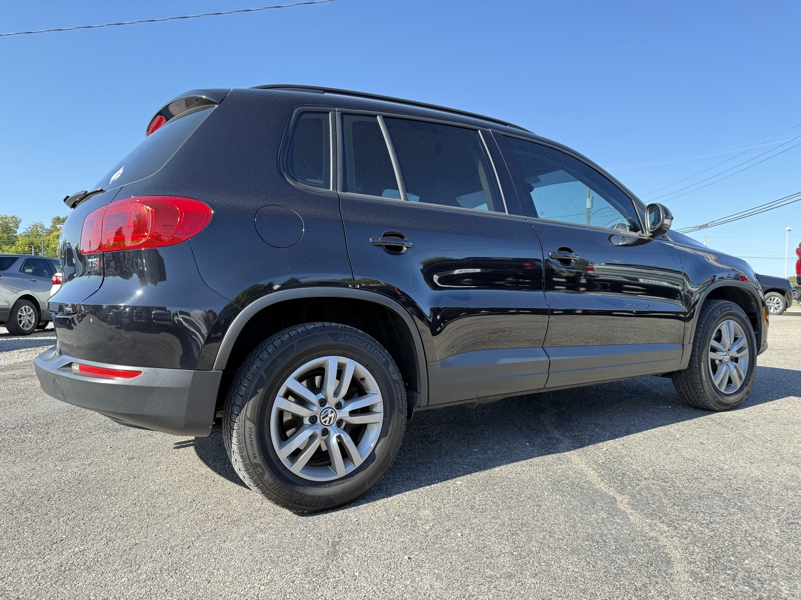 2016 Volkswagen Tiguan R-Line SEL photo 4