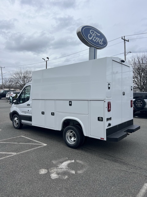 2024 Ford Transit Cutaway photo 3