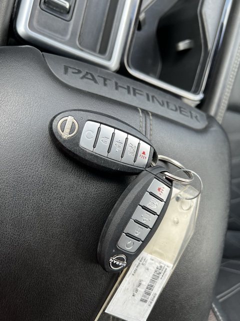 2022 Nissan Pathfinder Platinum photo 33