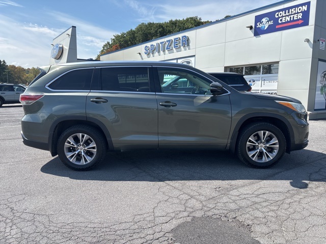 2015 Toyota Highlander XLE photo 2