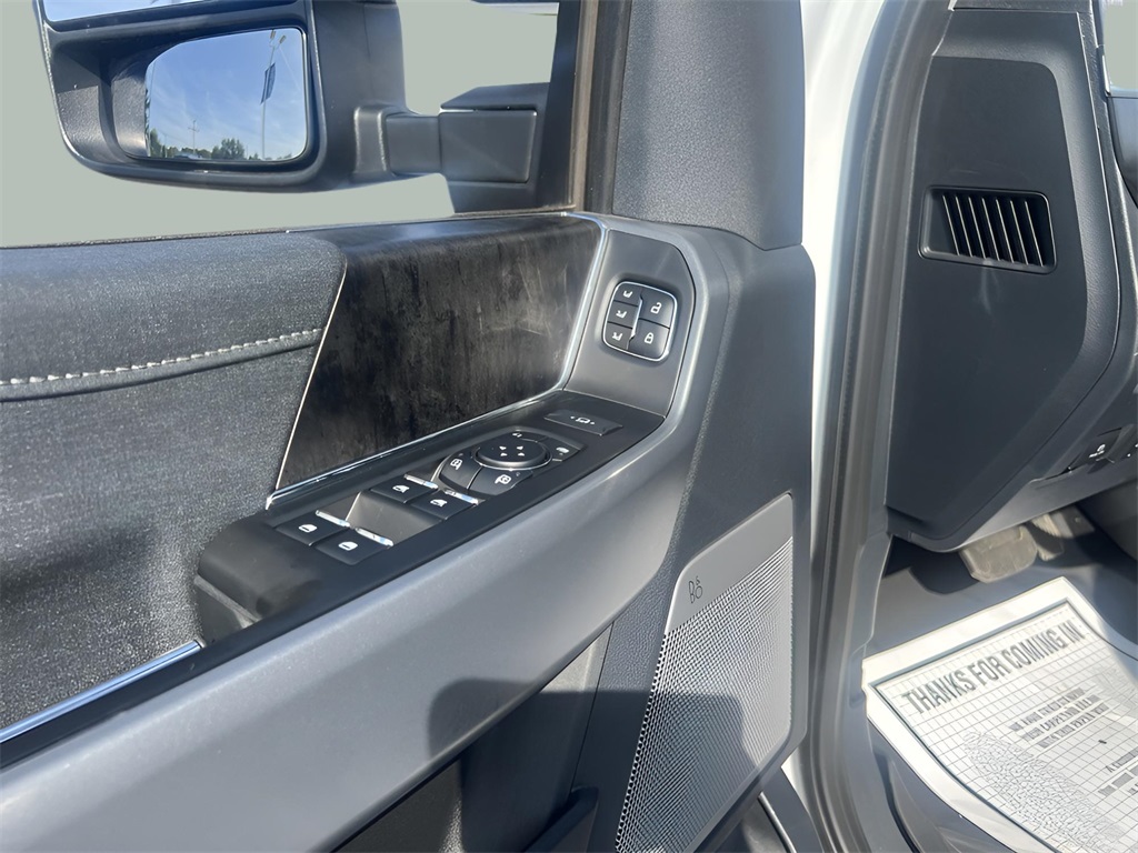 2023 Ford F-250 photo 16