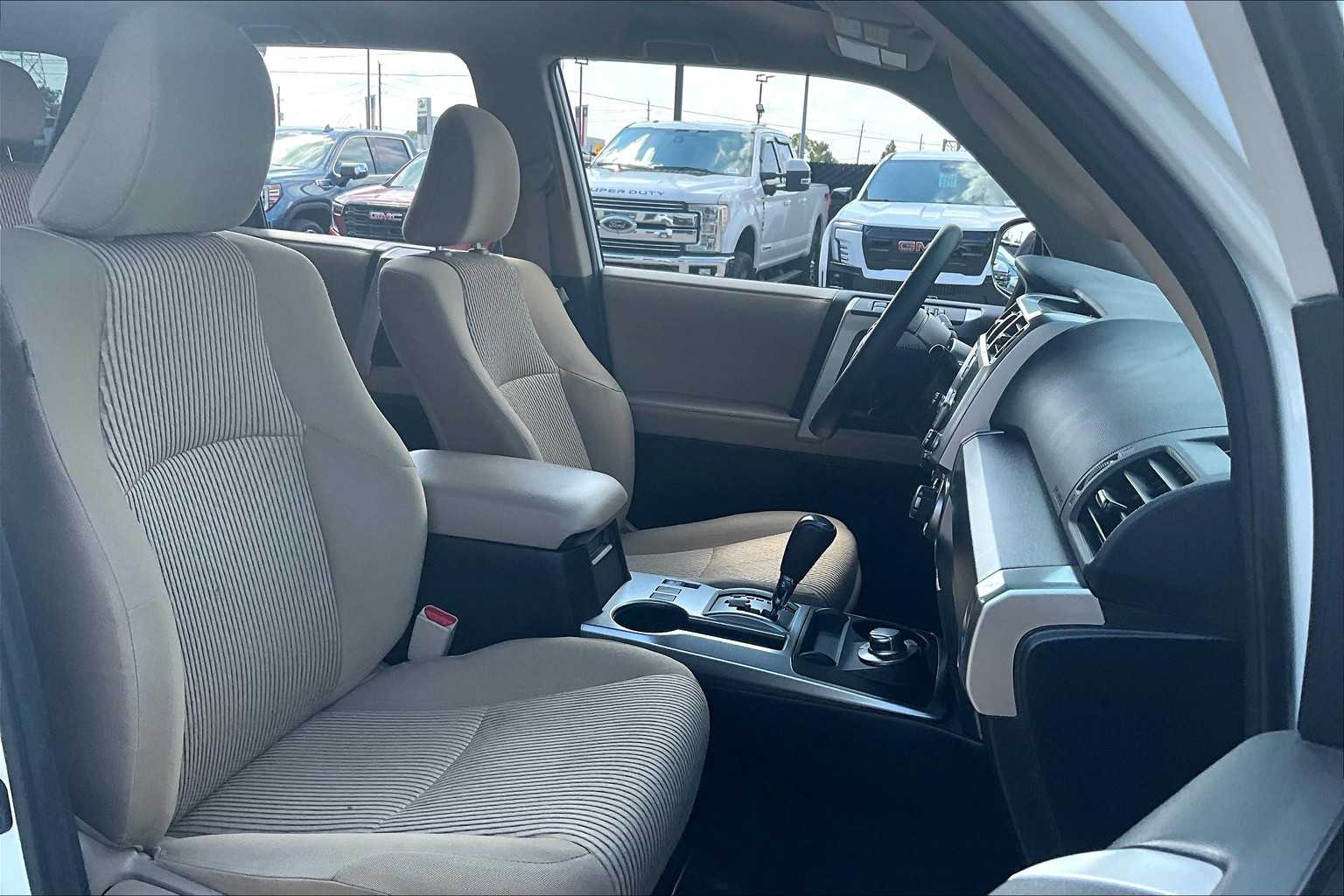 2023 Toyota 4Runner SR5 photo 8