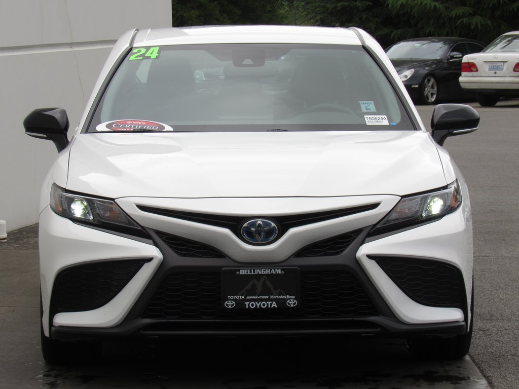 2024 Toyota Camry Hybrid SE photo 3