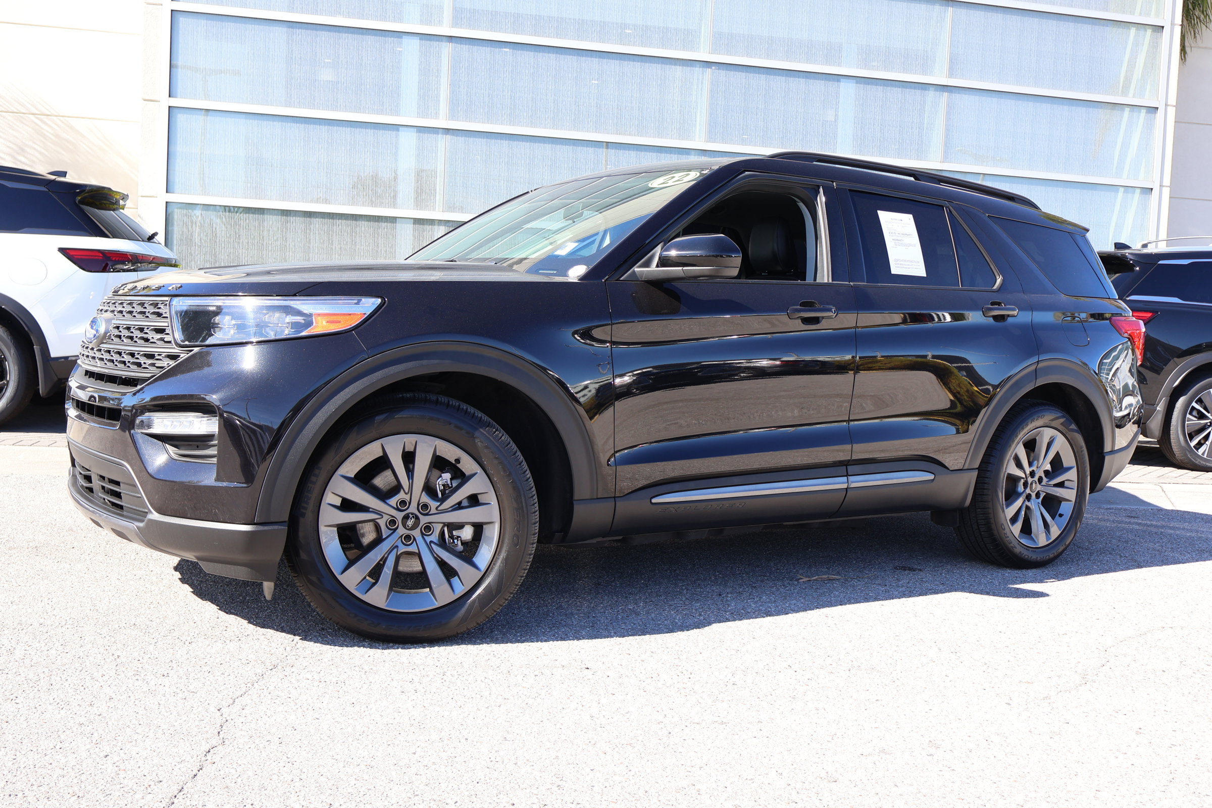 2022 Ford Explorer XLT's photo