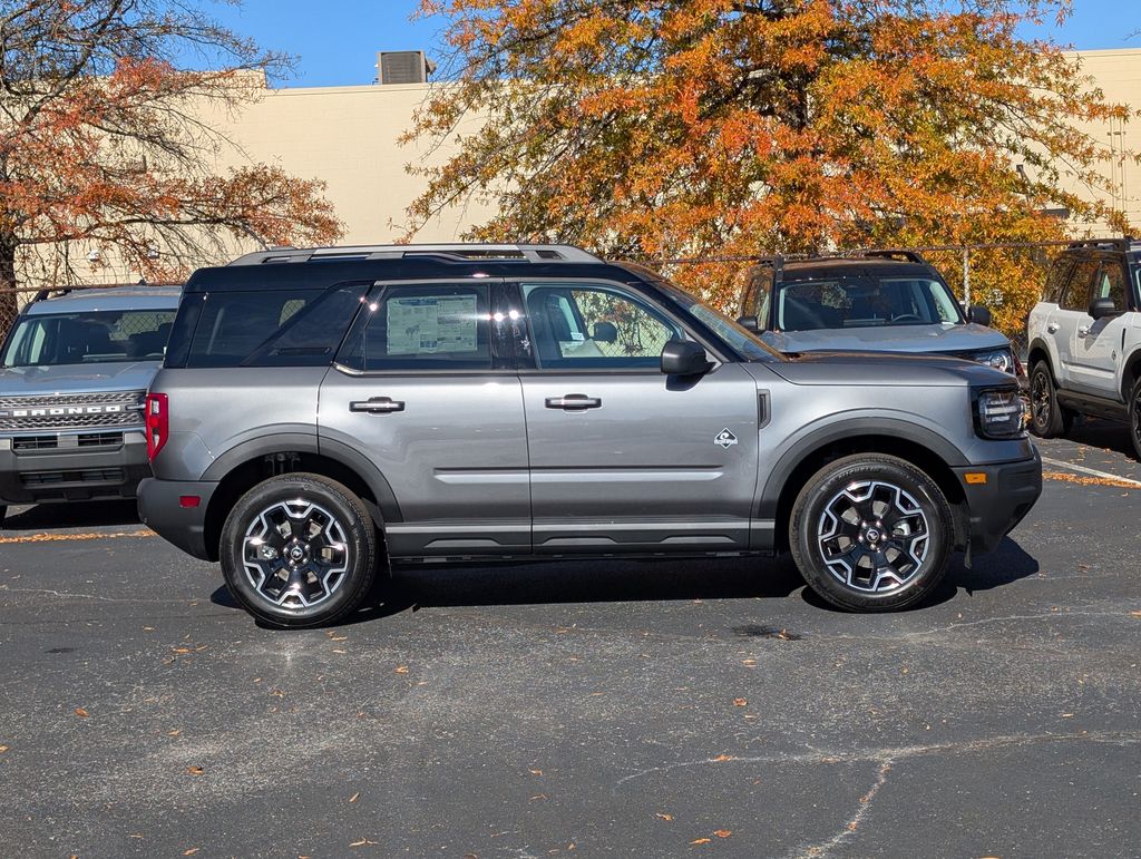 2025 Ford Bronco Sport Outer Banks photo 2