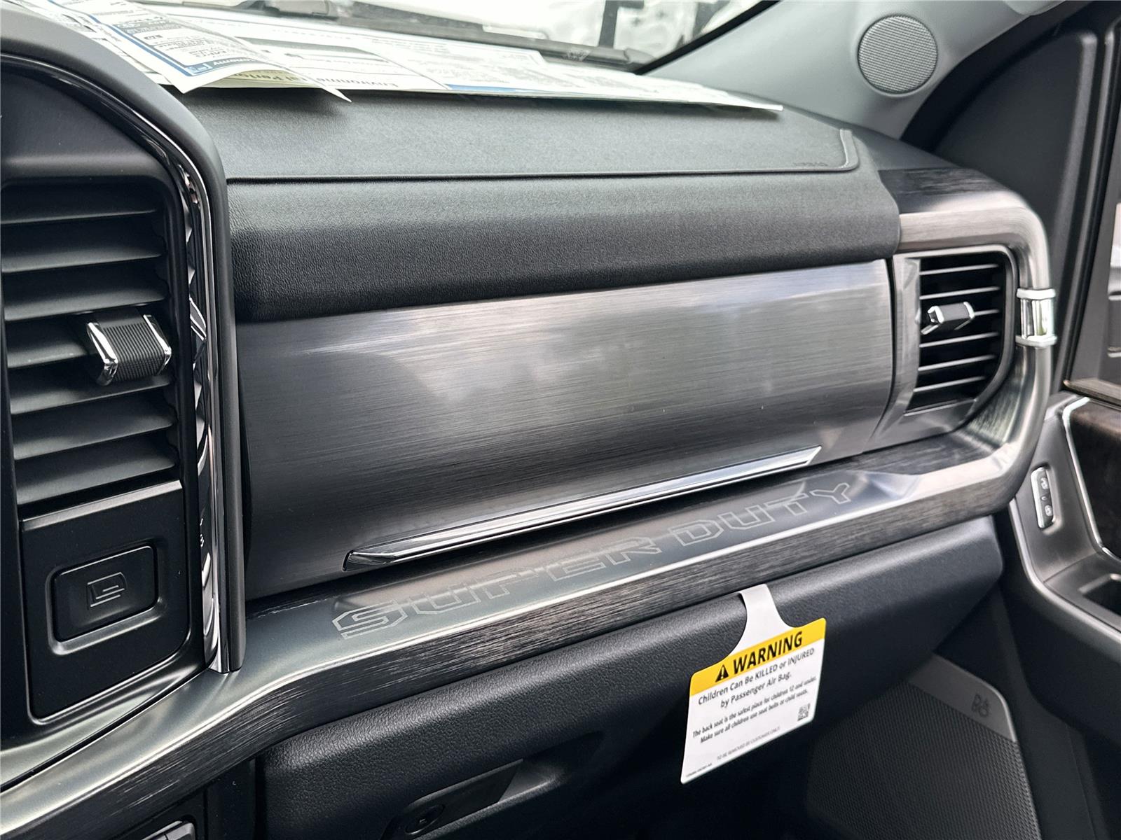2025 Ford F-250 Lariat photo 11