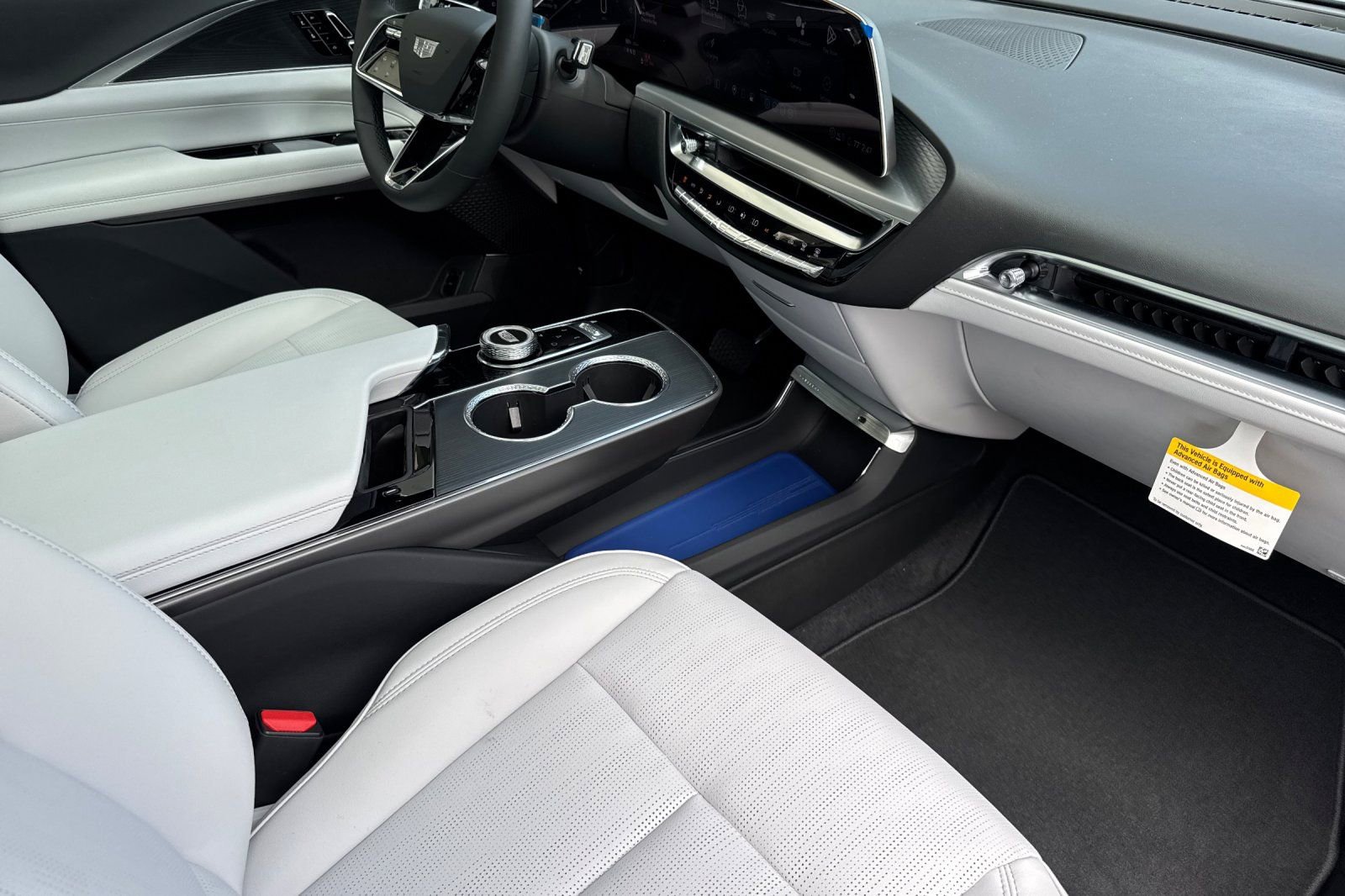 2026 Cadillac Lyriq Luxury photo 14