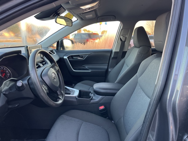 2022 Toyota RAV4 XLE photo 6