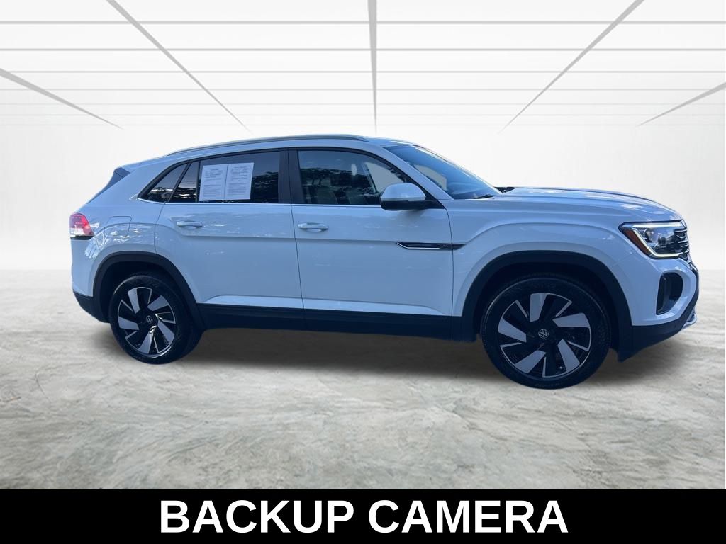 2024 Volkswagen Atlas Cross Sport SE Technology photo 2
