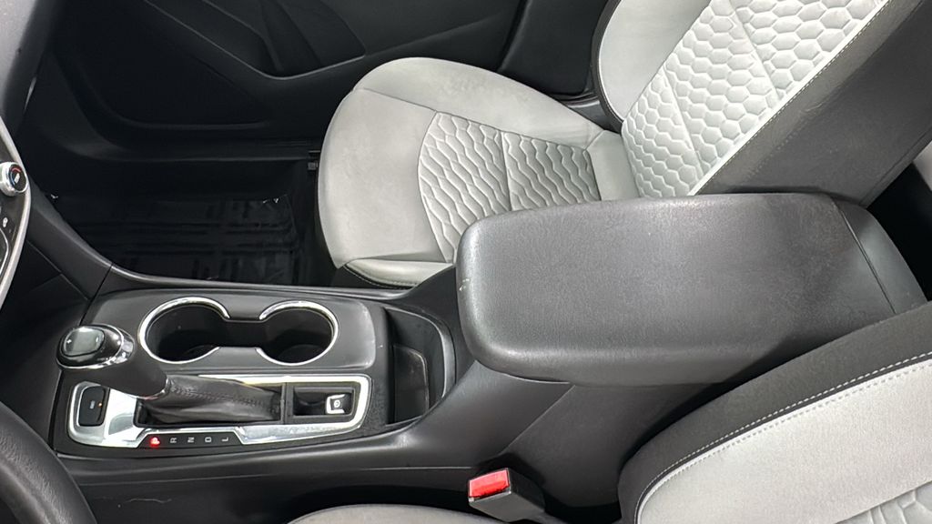 2018 Chevrolet Equinox LS photo 32