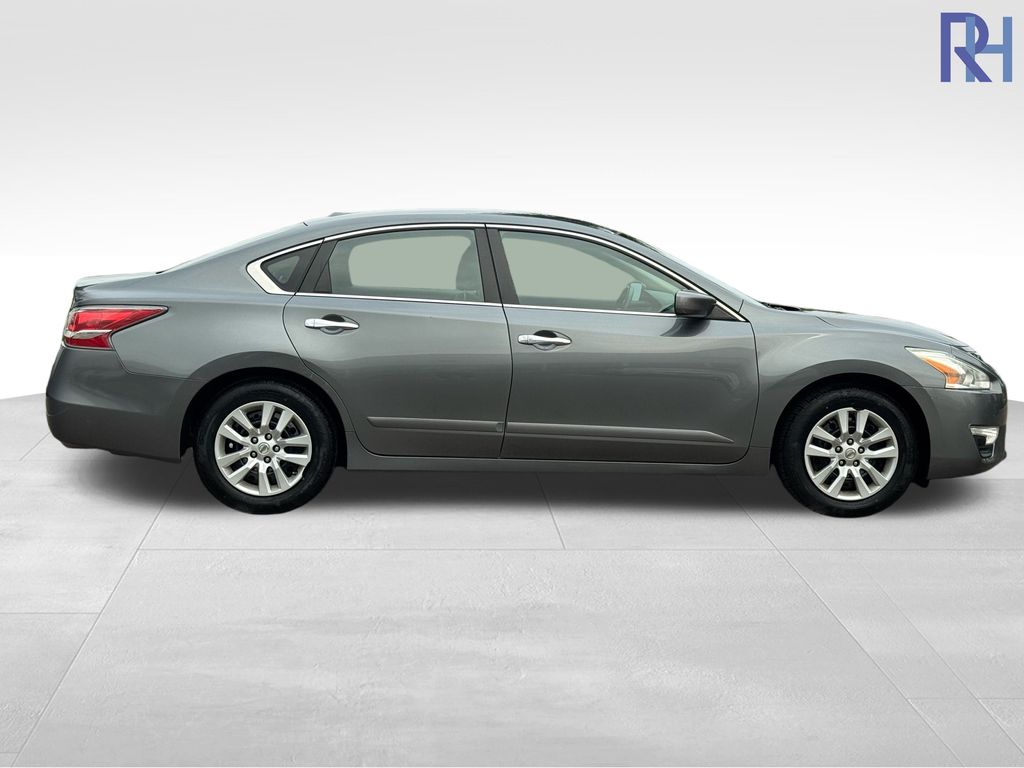 Used 2015 Nissan Altima S with VIN 1N4AL3AP5FN372900 for sale in Coon Rapids, Minnesota