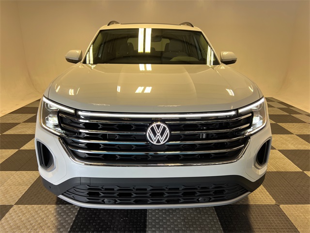 2026 Volkswagen Atlas SE Technology photo 2