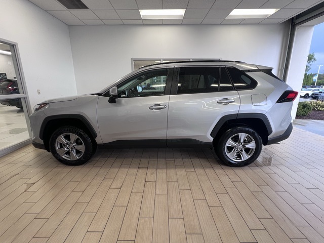 2024 Toyota RAV4 XLE photo 8