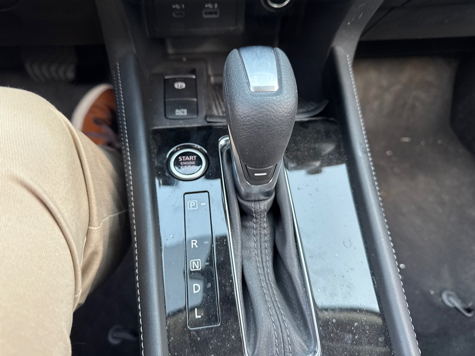 Used 2024 WHITE Nissan SV image 26