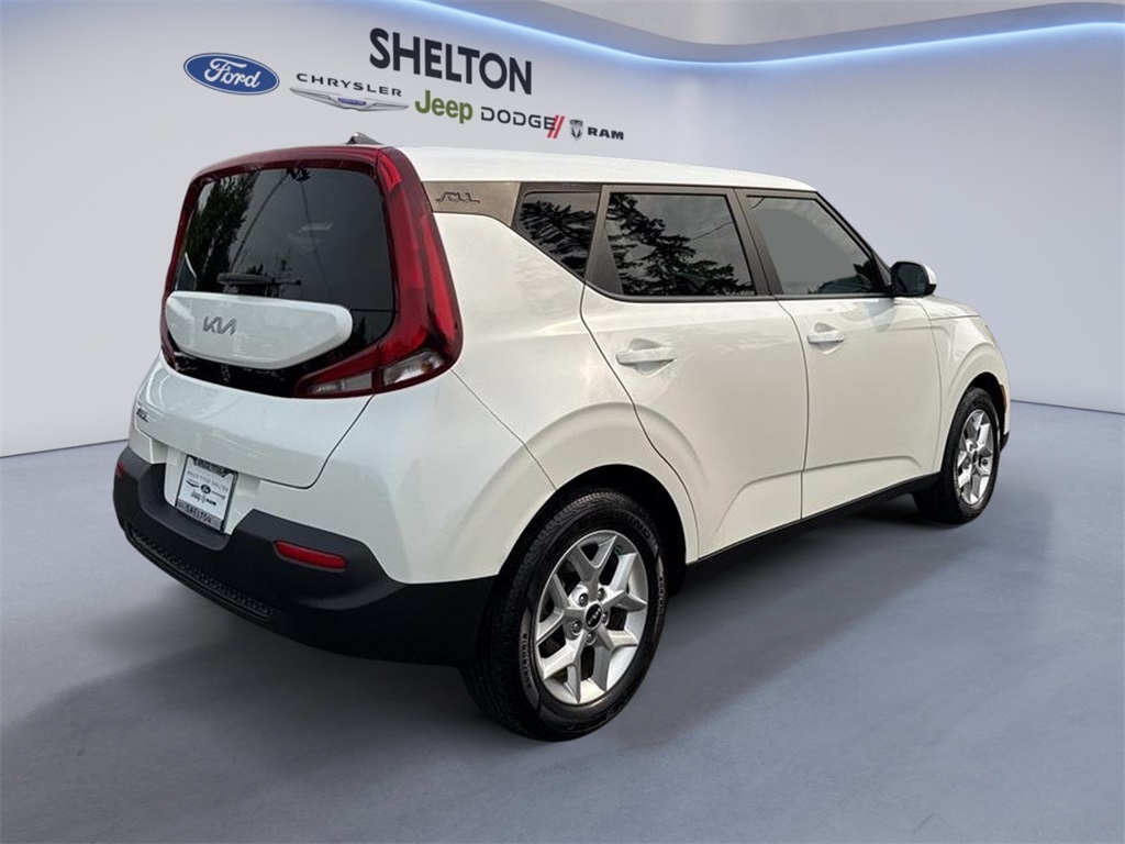 2022 Kia Soul LX photo 4
