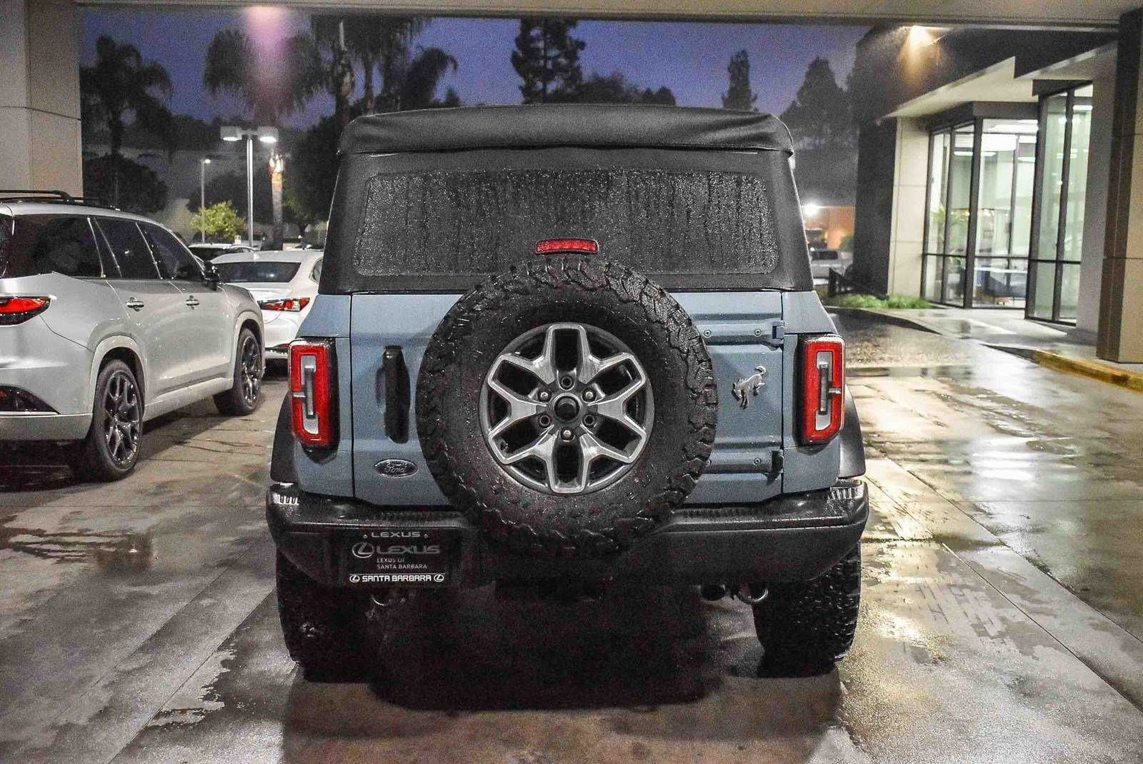 2022 Ford Bronco Badlands photo 2