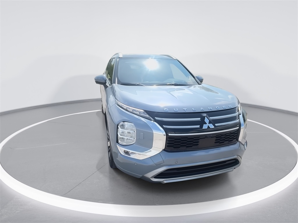 2025 Mitsubishi Outlander SEL photo 3