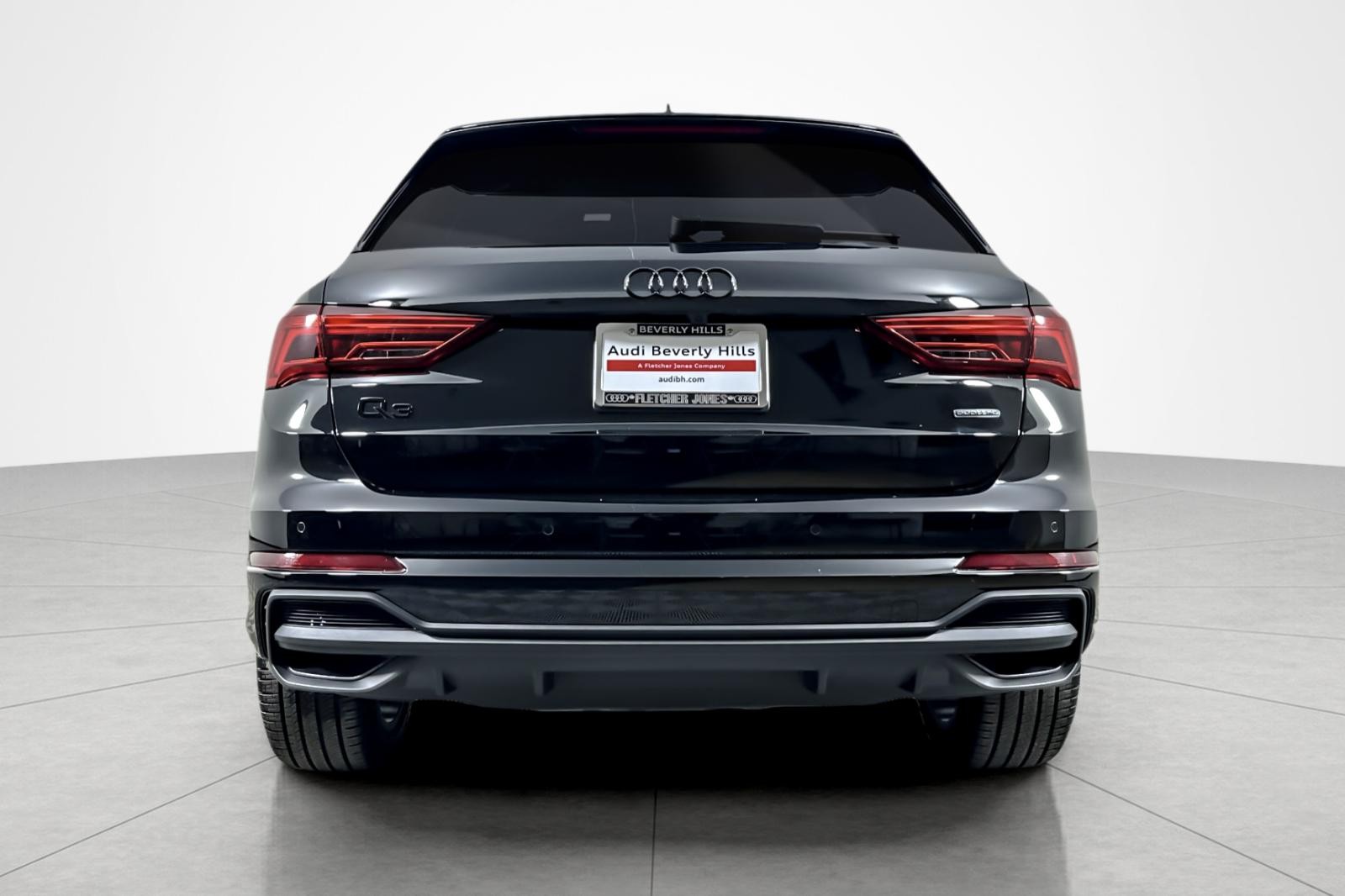 2025 Audi Q3 S line Premium 45 TFSI photo 4