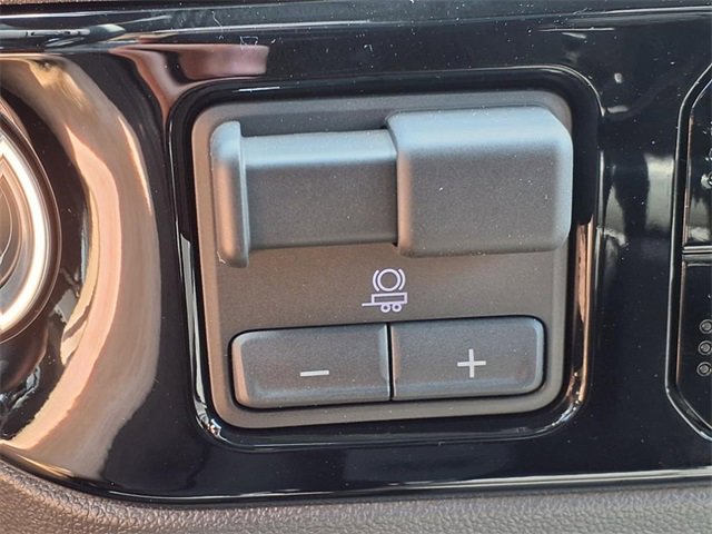 2025 Chevrolet Silverado 1500 LT photo 19