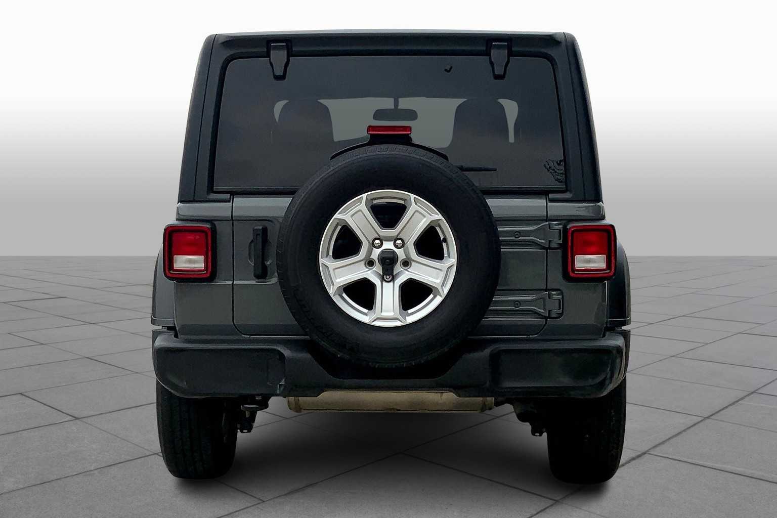 2020 Jeep Wrangler Sport S photo 4