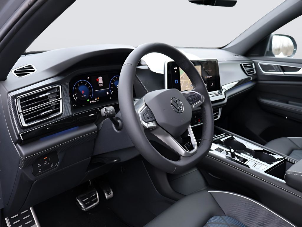 2025 Volkswagen Atlas Cross Sport SEL Premium R-Line photo 18
