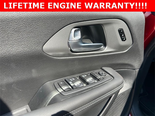 2026 Chrysler Pacifica photo 12