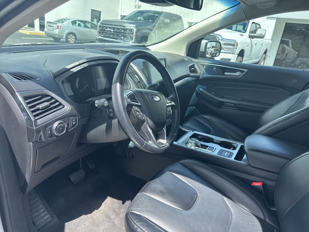 2022 Ford Edge Titanium photo 8