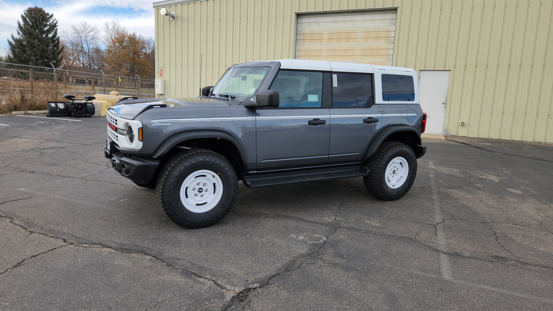2025 Ford Bronco Heritage First Edition photo 4