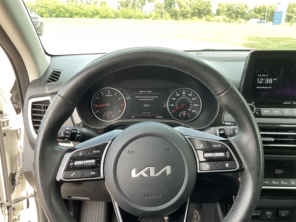 2023 Kia Seltos SX photo 9