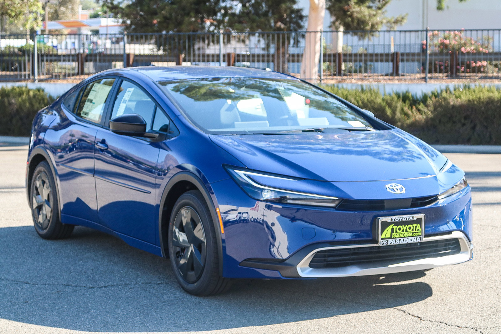 2026 Toyota Prius Plug-in Hybrid SE photo 3