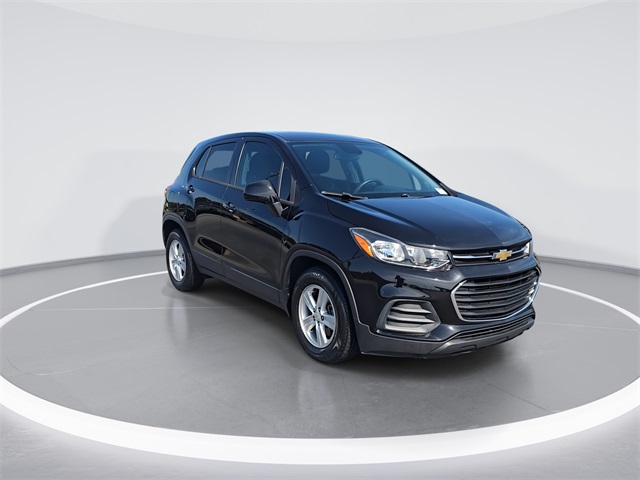 2020 Chevrolet Trax LS photo 2