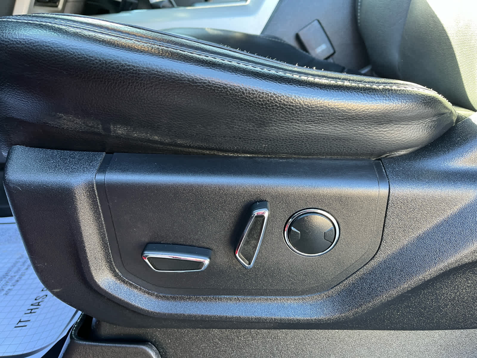 2015 Ford F-150 Lariat photo 19