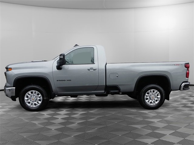 2025 Chevrolet Silverado 2500HD LT photo 2
