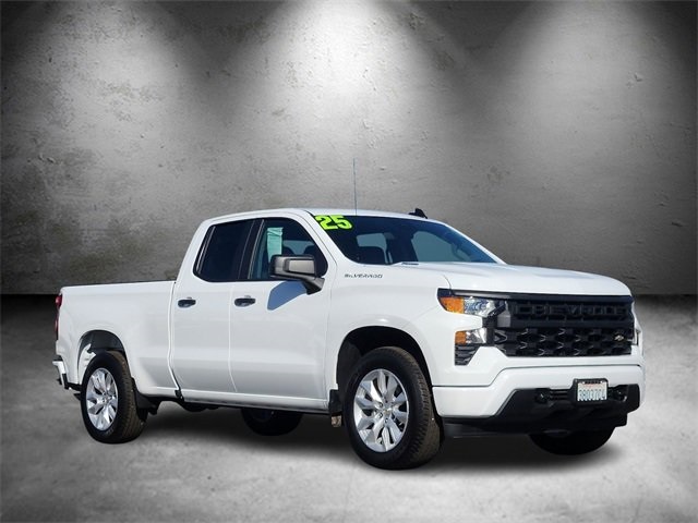 2025 Chevrolet Silverado 1500 Custom photo 2