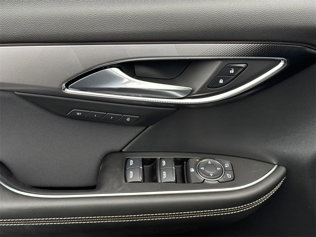 2025 Buick Envision Sport Touring photo 16