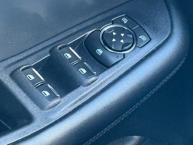2022 Ford Edge SEL photo 29