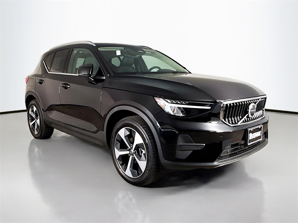 2025 Volvo XC40