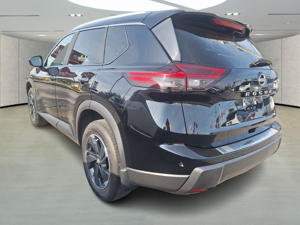 2024 Nissan Rogue SV photo 3