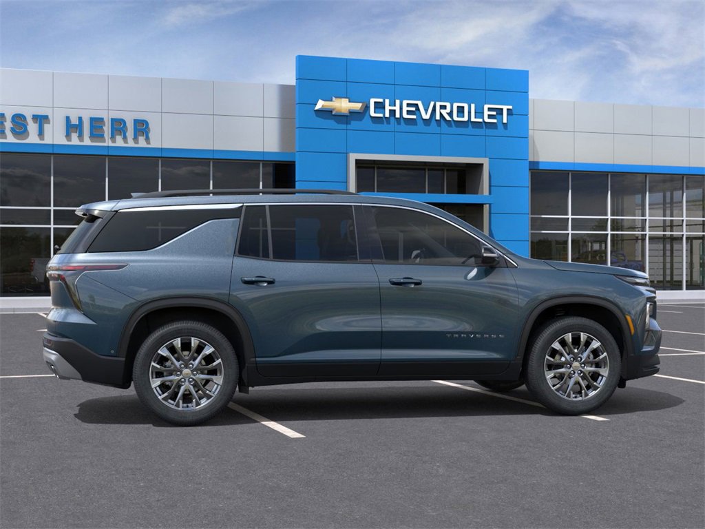 2026 Chevrolet Traverse photo 2