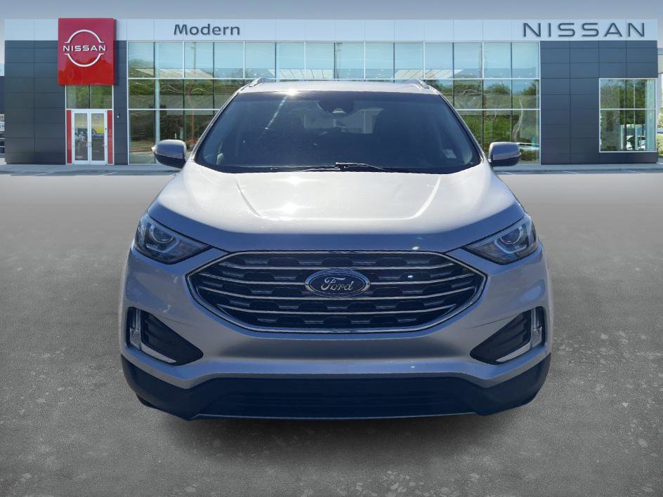 2019 Ford Edge Titanium photo 2