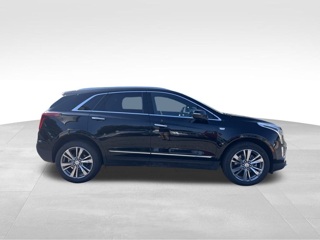 2025 Cadillac XT5 Premium Luxury photo 3