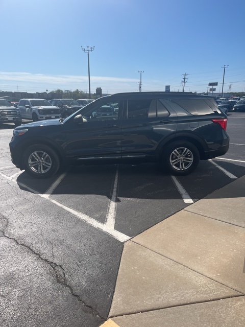 2022 Ford Explorer XLT photo 3